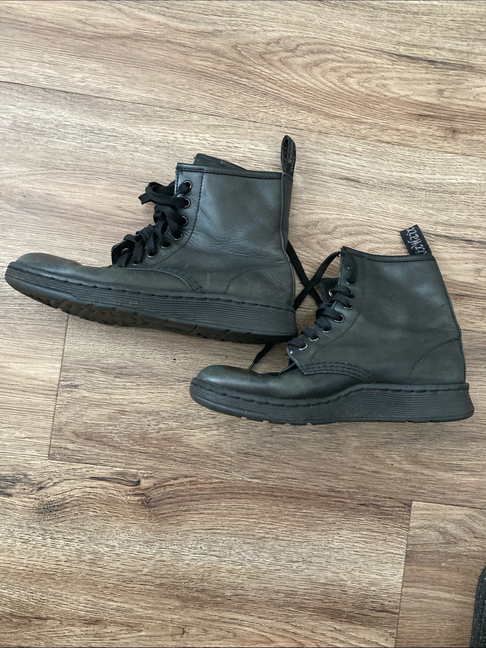 Dr. Martens Black Lace-Up Combat Leather Boots Sz 7
